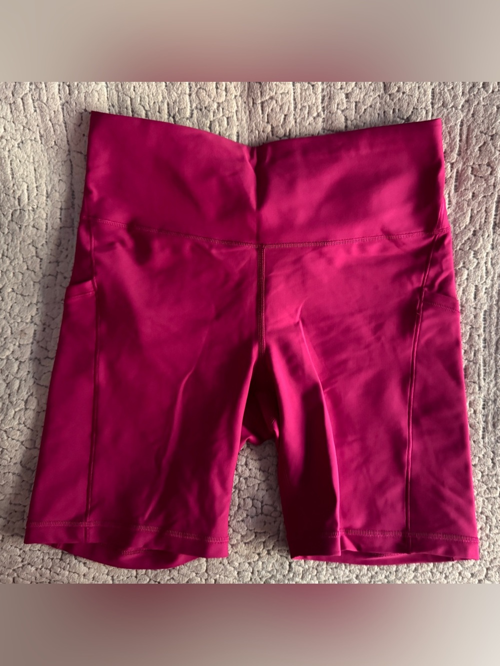 Athleta Interval Stash 7in shorts